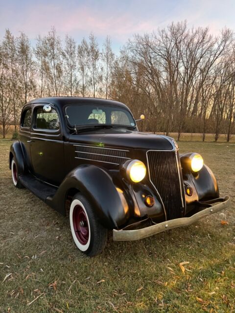 1936 Ford sedan turtleback