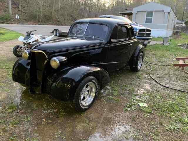 1937 Chevrolet coupe 5 window coupe