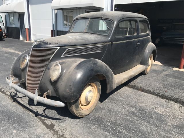 1937 Ford 2 dr.