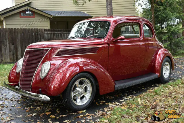 1937 Ford 2DR Club Sedan Street Rod