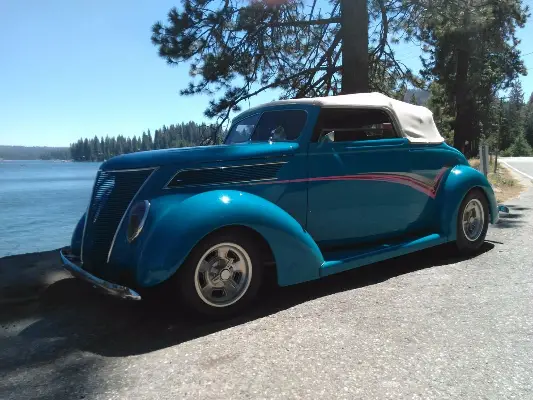 1937 Ford club cabriolet