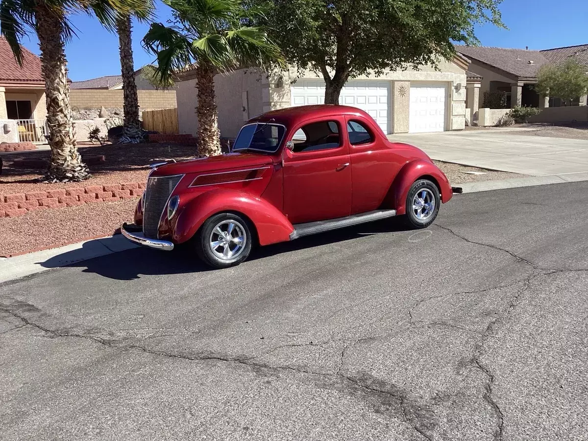 1937 Ford Coupe Deluxe