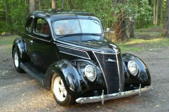 1937 Ford COUPE