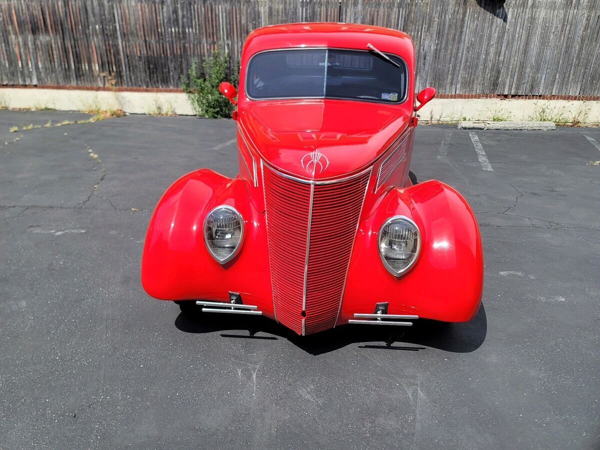 1937 Ford Custom