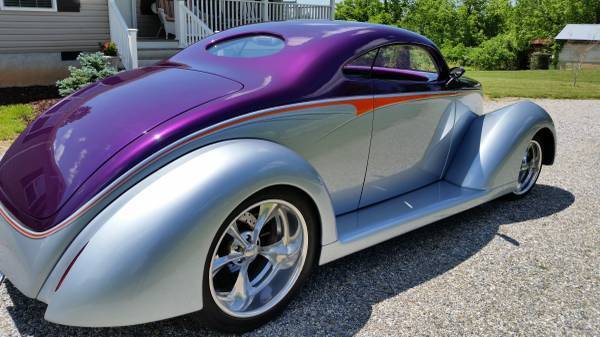 1937 Oldsmobile Custom Cruiser