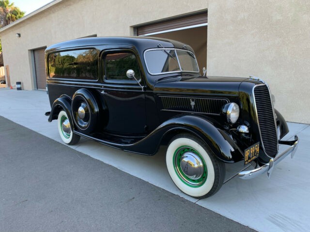 1937 Ford Sedan Delivery Deluxe