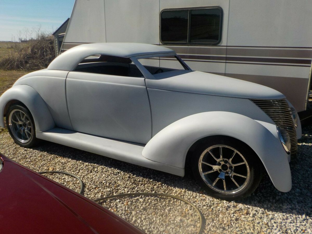 1937 Ford roadster