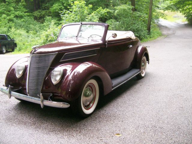 1937 Ford CABRIOLET RUMBLE SEAT CABRIOLET