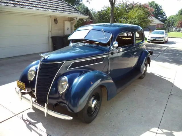 1937 Ford Standard Touring Sedan