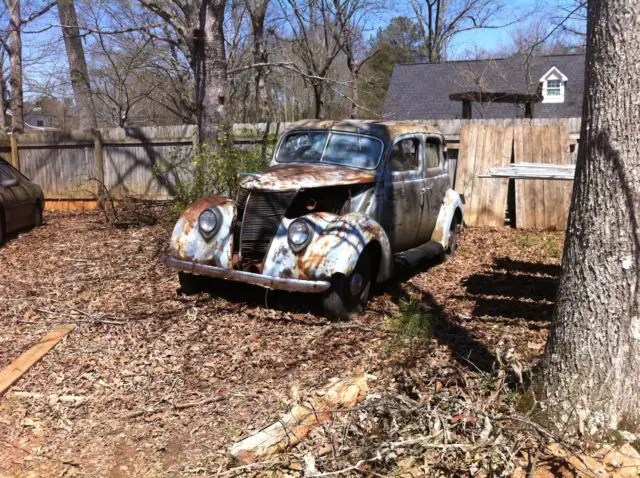 1937 Ford Humpback