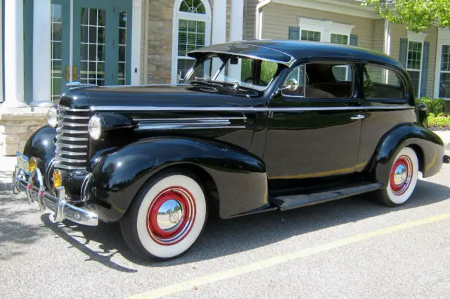 1937 Oldsmobile F37