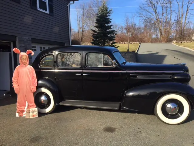 1937 Oldsmobile F-37