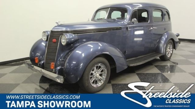 1937 Studebaker Dictator --