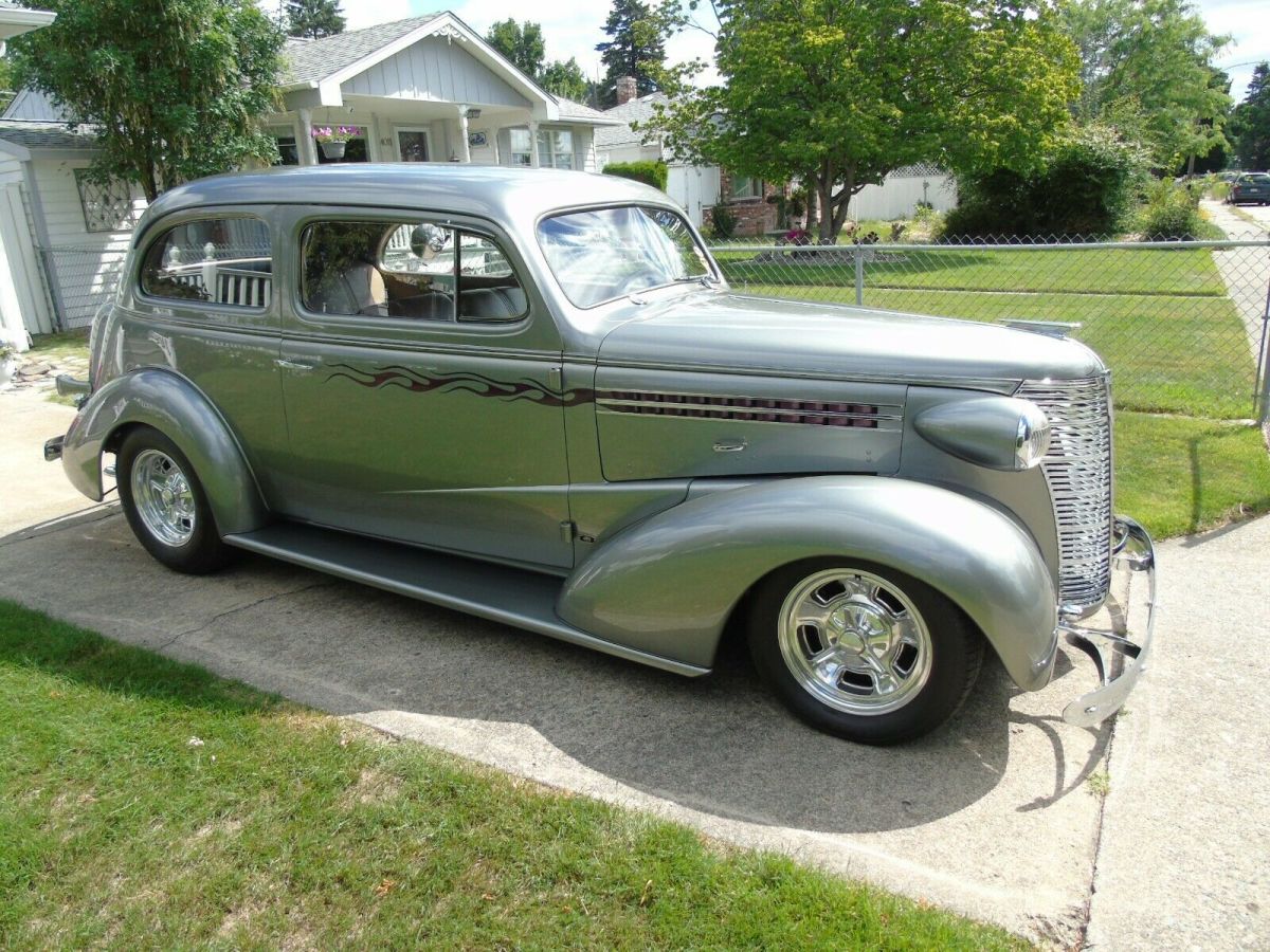 1938 Chevrolet Sedan Deluxe