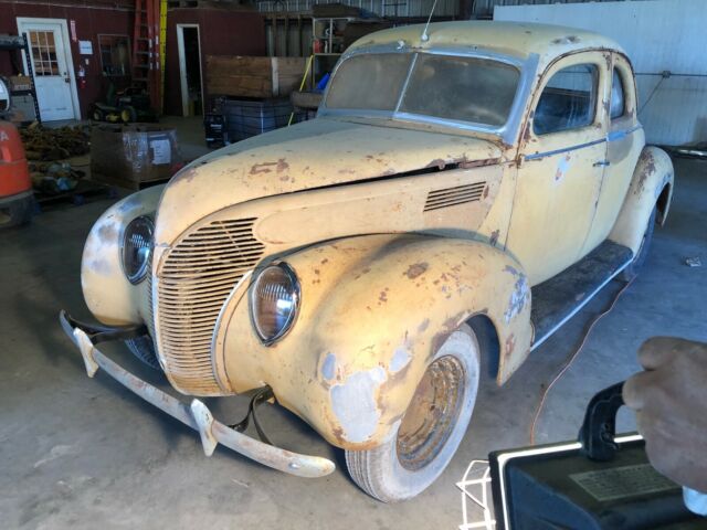 1938 Ford 5 Window Coupe Business Deluxe 81A