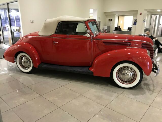 1938 Ford cabriolet