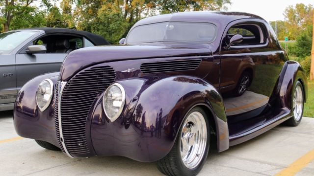 1938 Ford 2 Door Shaved