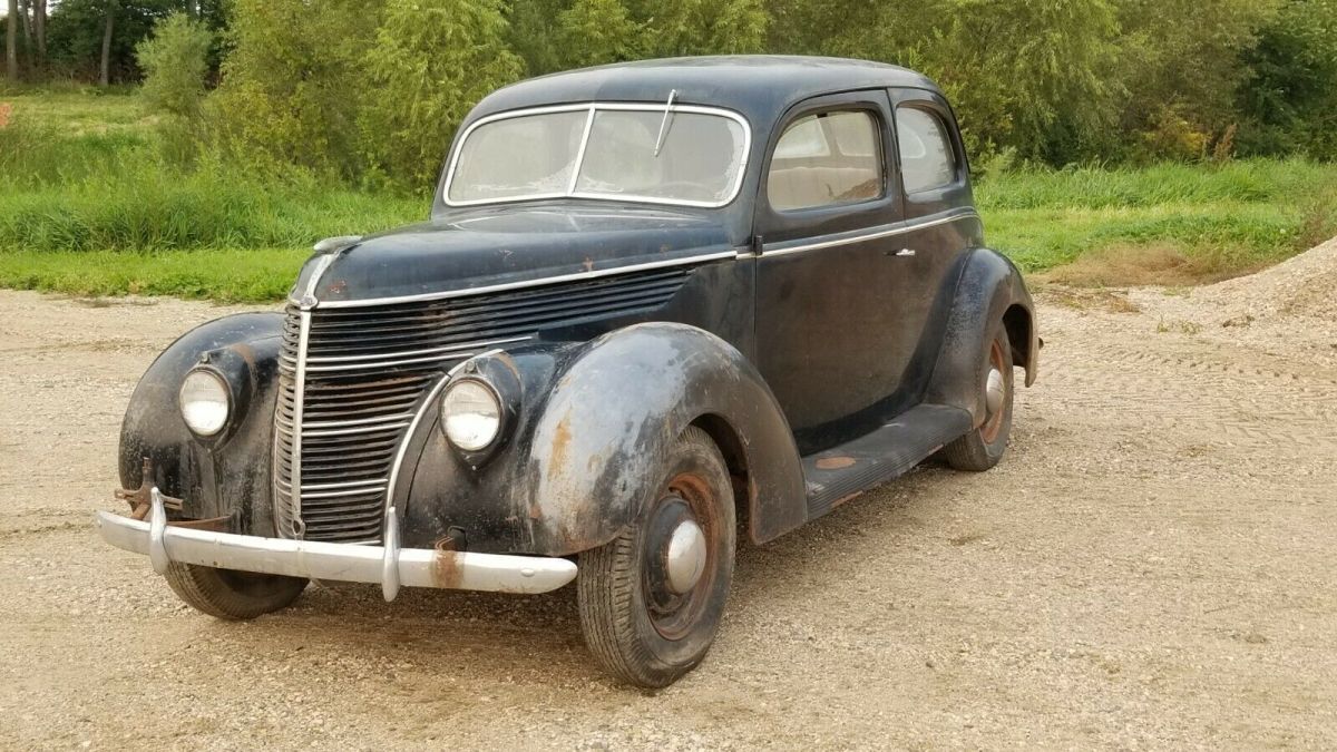 1938 Ford sedan