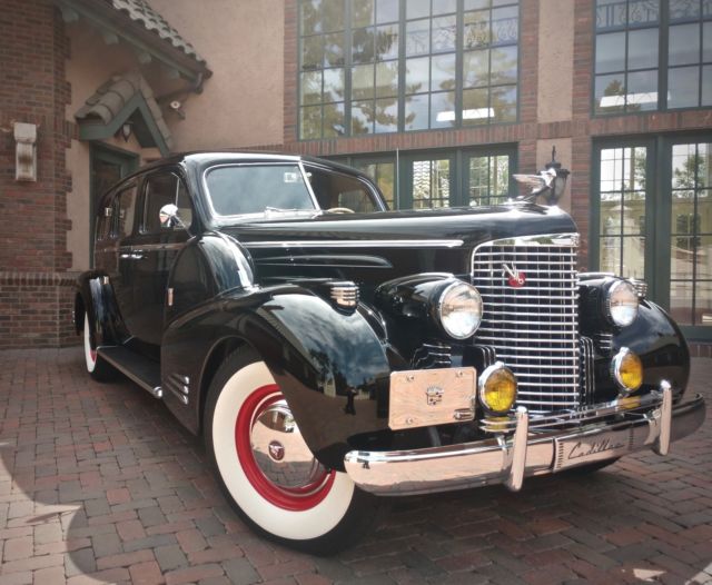 1939 Cadillac 9033 V-16 Limousine