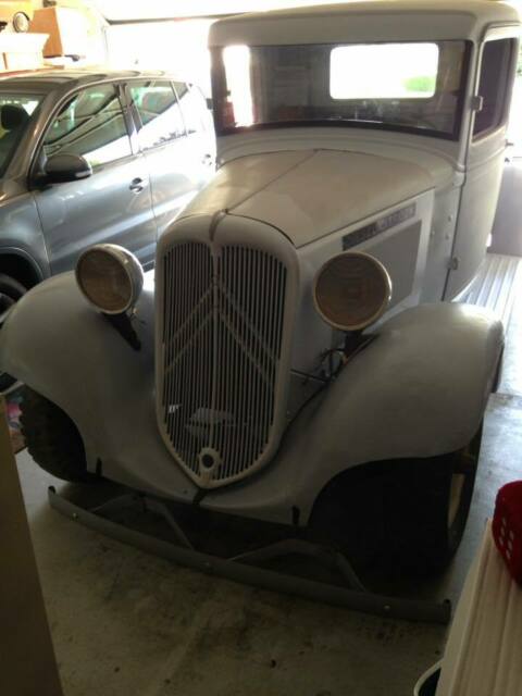 1939 CitroÃ«n 1933 Ford pick up cab/box