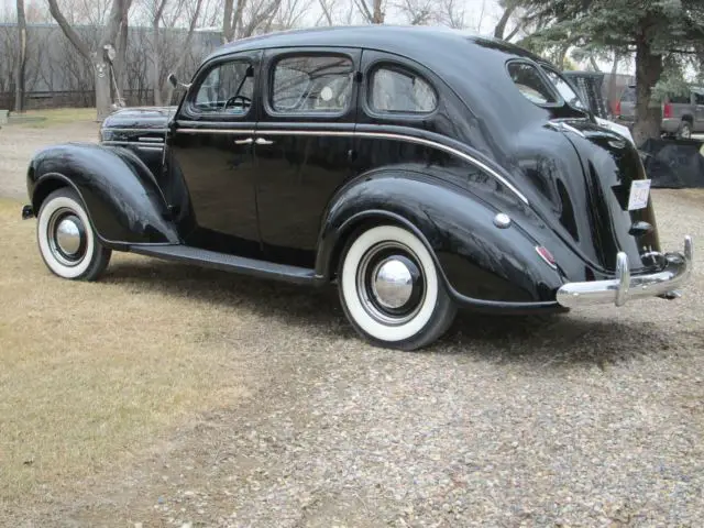 1939 Dodge D13 4 door sedan