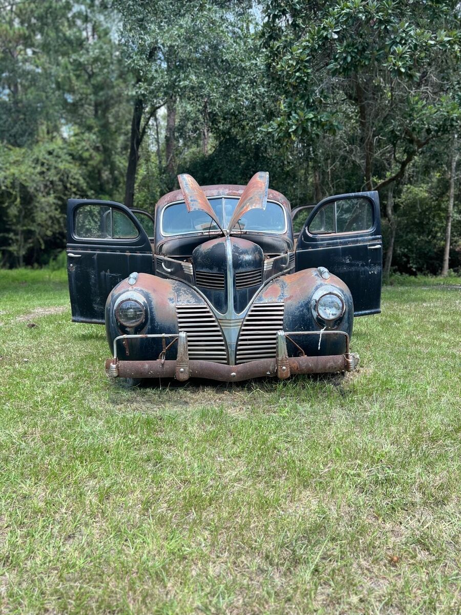 1939 Dodge Deluxe D11 Luxury Liner