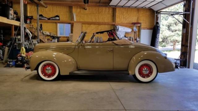 1939 Ford convertible deluxe