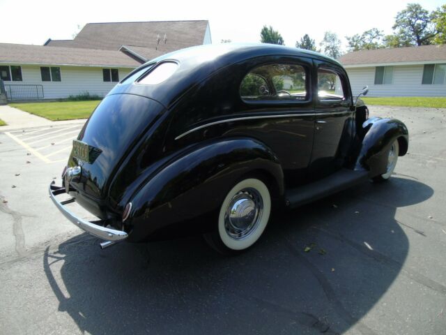 1939 Ford Tudor Standard