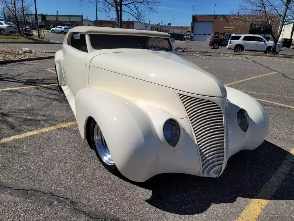 1940 Cadillac Custom