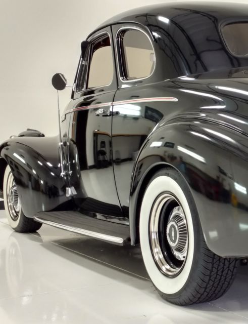 1940 Chevrolet Special Deluxe 5 window