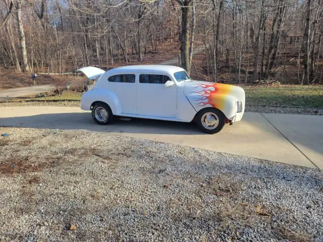 1940 Chrysler 2 door