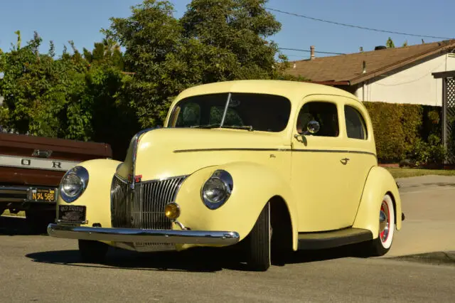 1940 Ford 2 DOOR TUDOR yes