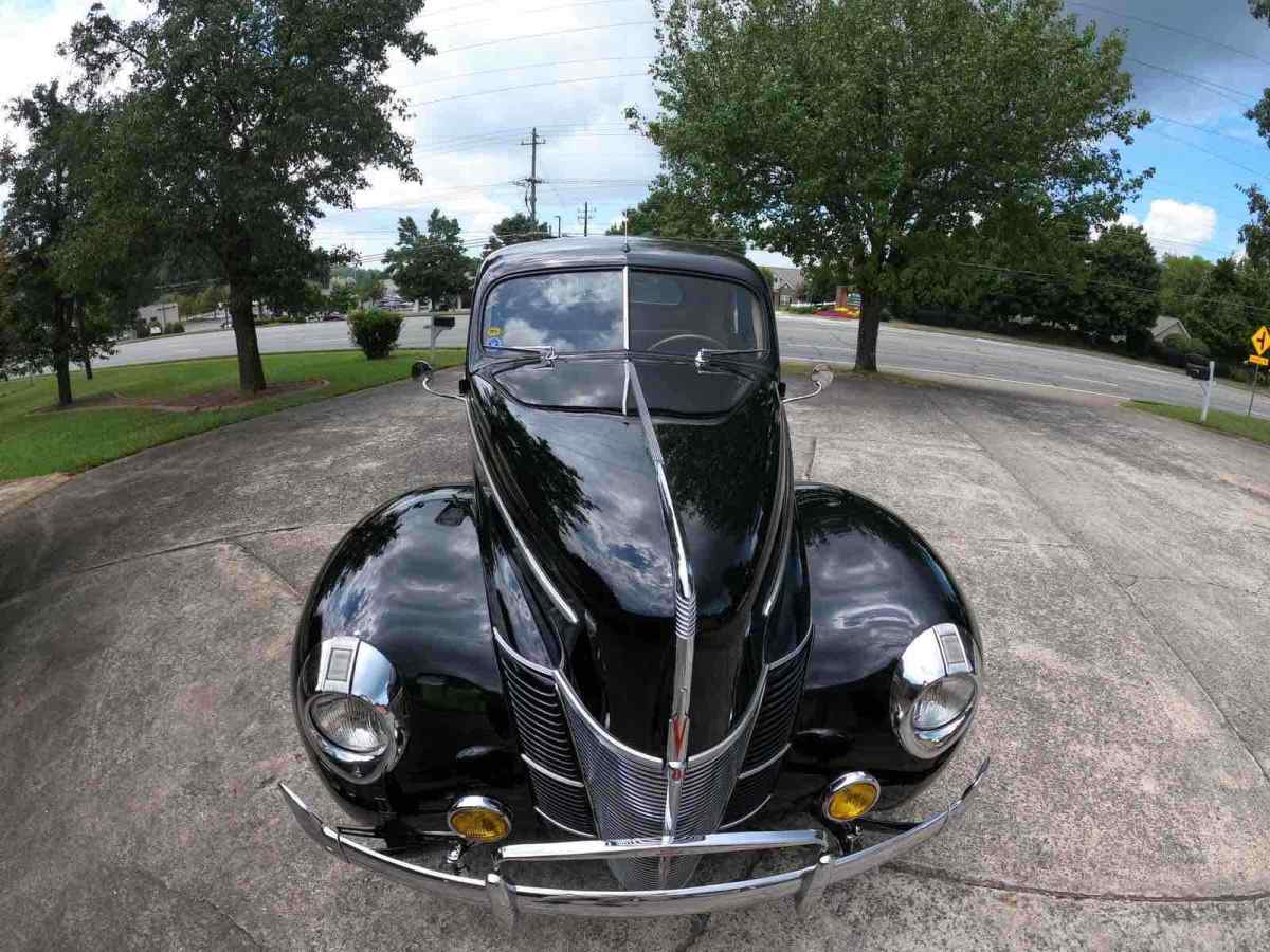 1940 Ford Business Coupe chrome