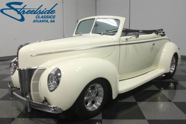 1940 Ford Cabriolet --
