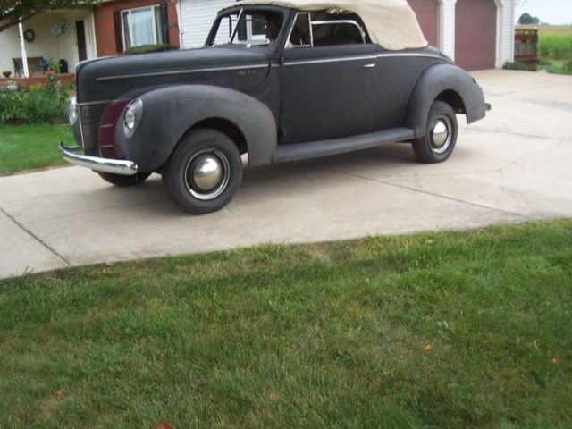 1940 Ford convertble tan