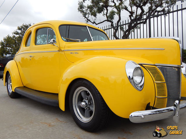 1940 Ford Deluxe Coupe Old School