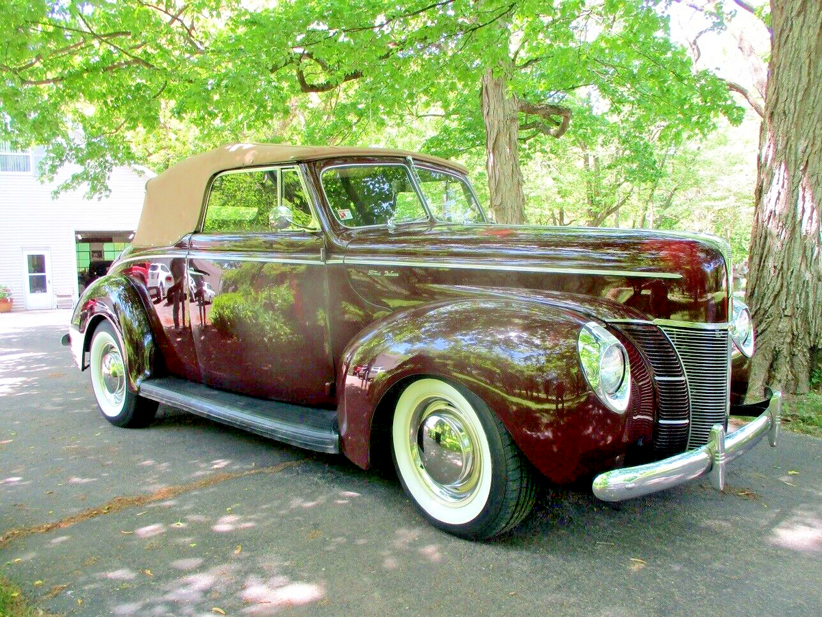 1940 Ford Deluxe