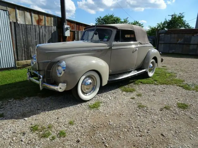 1940 Ford Deluxe CONVERTIBLE