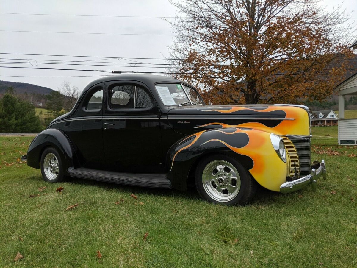 1940 Ford Deluxe Flames!