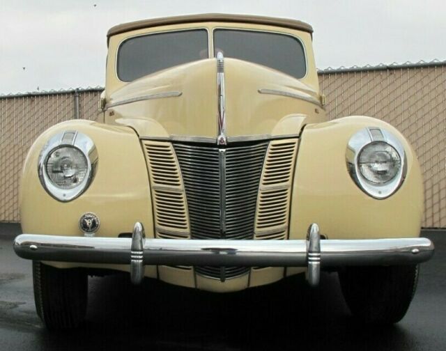 1940 Ford Deluxe CONVERTIBLE