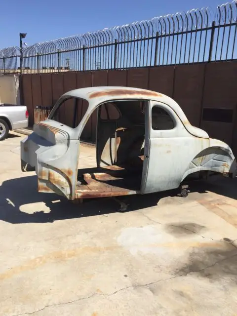 1940 Ford Deluxe Coupe 2 Door