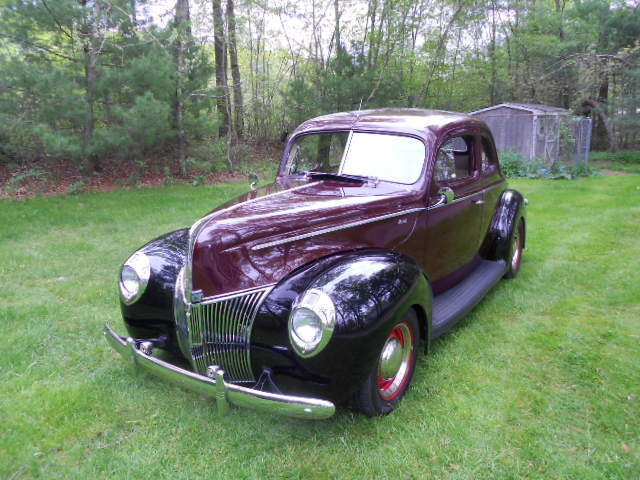 1940 Ford Deluxe coupe