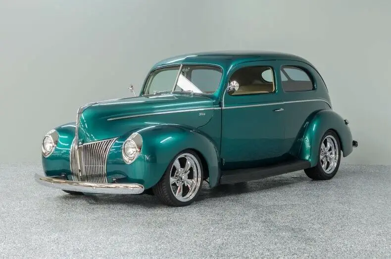 1940 Ford Deluxe Sedan