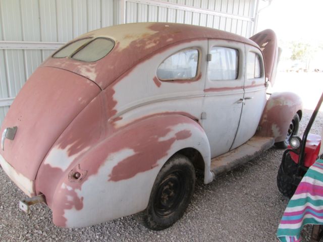 1940 Ford Deluxe