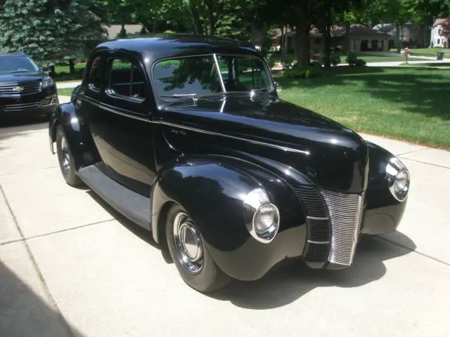 1940 Ford DELUXE