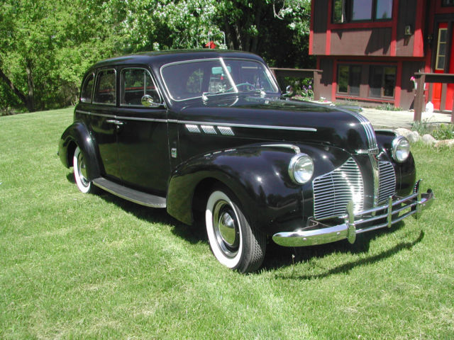 1940 Pontiac sedan