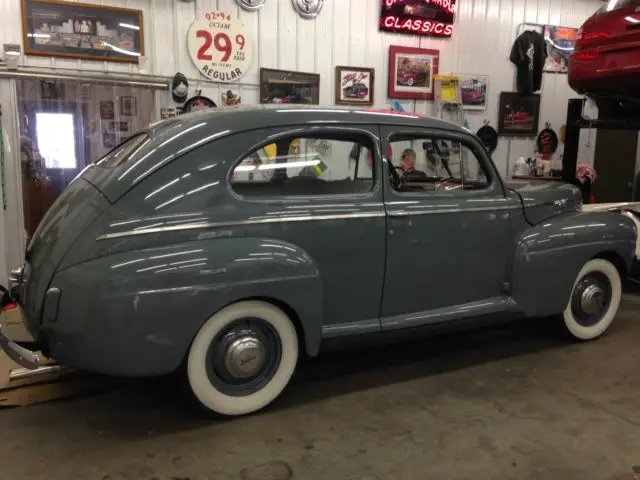 1941 Ford 2 DOOR SEDAN