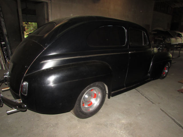 1941 Ford 2 Door Sedan