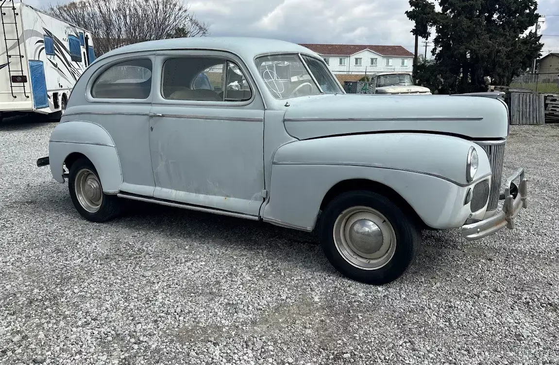 1941 Ford 2 Door Sedan