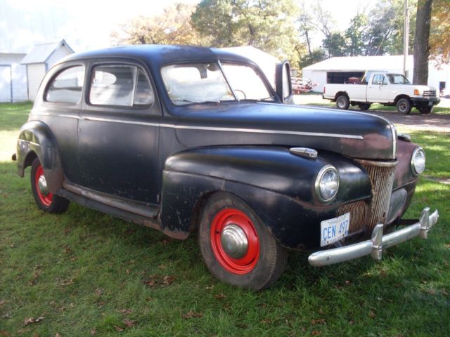 1941 Ford Sedan Deluxe